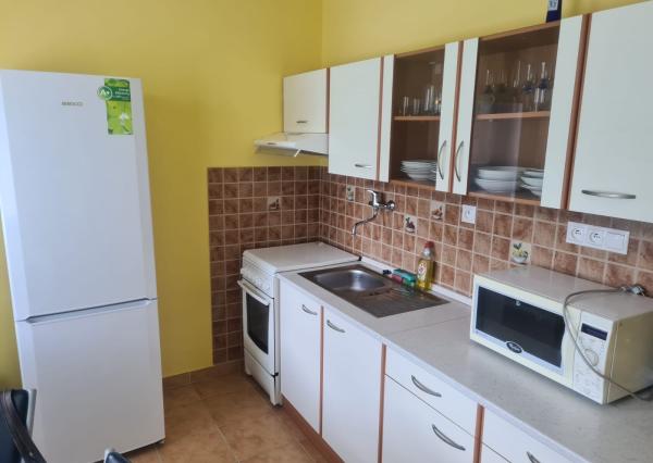 Na prenájom zariadený 1 izb byt na ul. SNP v Tr. Tepliciach.