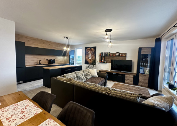 Predaj útulného zariadeného 3-izb. bytu s veľkou terasou