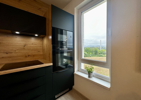 Predaj útulného zariadeného 3-izb. bytu s veľkou terasou