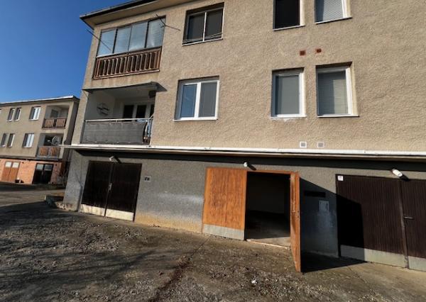 Na predaj 3izb byt s garážou a záhradou v Novom M. nad Váhom