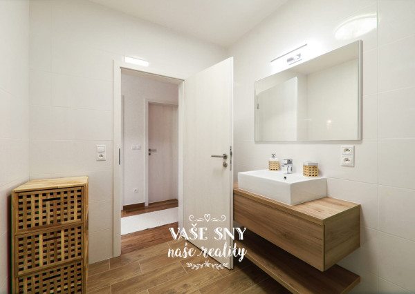 Na predaj vkusne zariadená novostavba v Trenčíne - Zamarovce