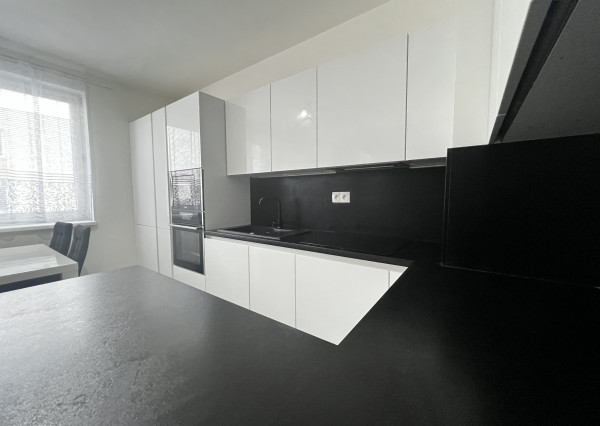 Na predaj priestranný 3-izbový byt v Trenčíne