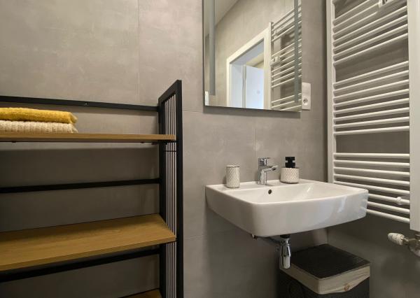 Krásne zariadený dvojizbový byt na ulici Hanzlíkovská