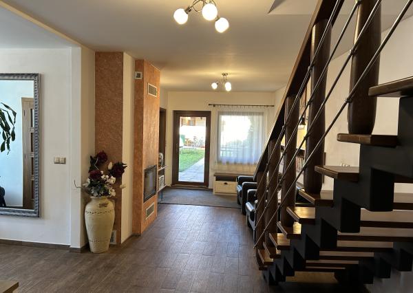 Moderný 2-podlažný rodinný dom s investičným potenciálom