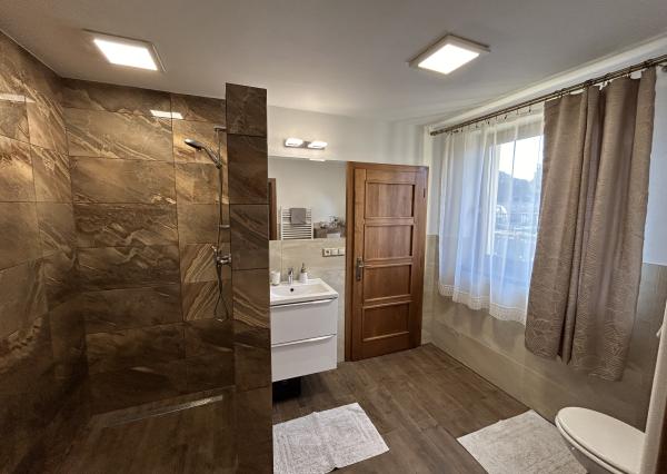 Moderný 2-podlažný rodinný dom s investičným potenciálom