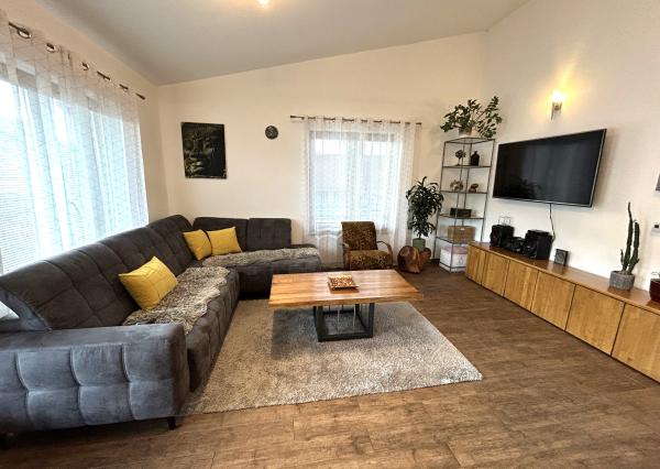 Moderný 2-podlažný rodinný dom s investičným potenciálom