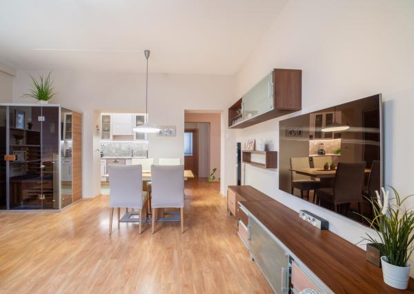 Na predaj kompletne zariadený 3-izbový byt v Trenčíne