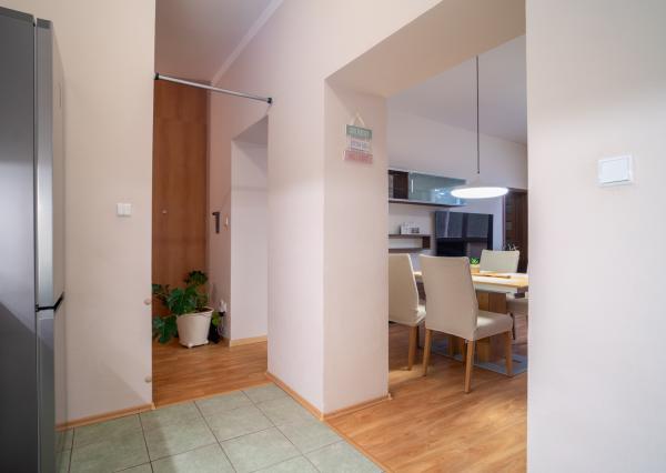 Na predaj kompletne zariadený 3-izbový byt v Trenčíne