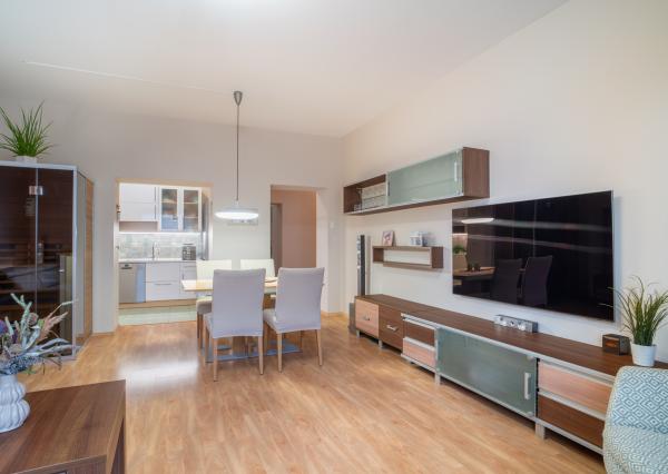 Na predaj kompletne zariadený 3-izbový byt v Trenčíne