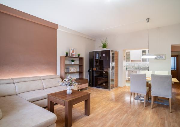 Na predaj kompletne zariadený 3-izbový byt v Trenčíne