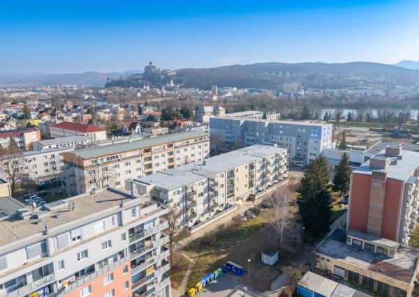 Na predaj kompletne zariadený 3-izbový byt v Trenčíne