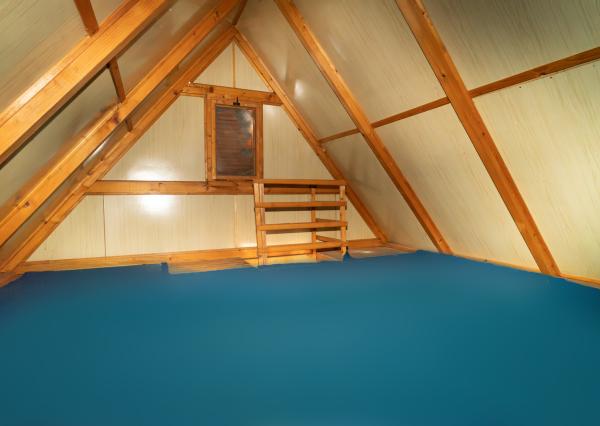 Na predaj rekreačná chatka so súkromným pozemkom v Beckove.