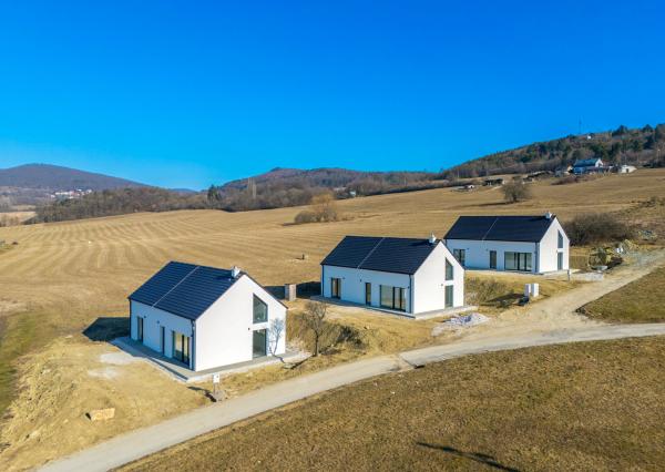 Na predaj 3 moderné viladomy v obci Lubina – Hrnčiarové