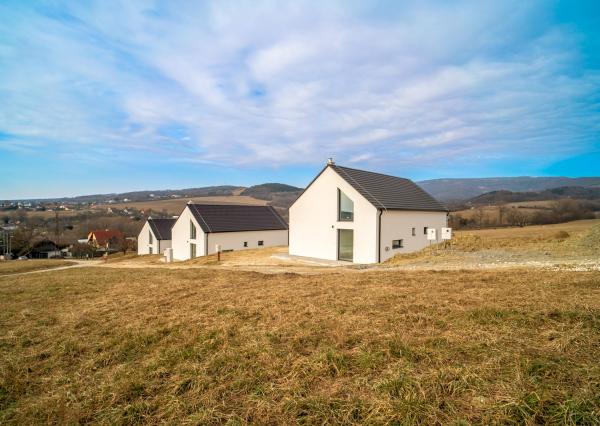 Na predaj 3 moderné viladomy v obci Lubina – Hrnčiarové