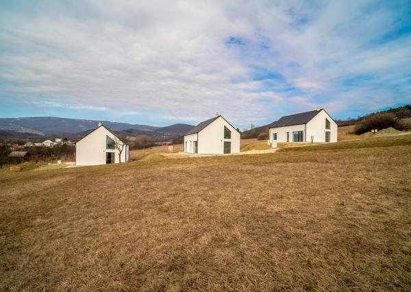 Na predaj 3 moderné viladomy v obci Lubina – Hrnčiarové