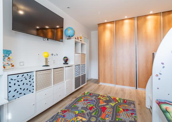 Na predaj 4-izbový byt s bytovou jednotkou v Bernolákove