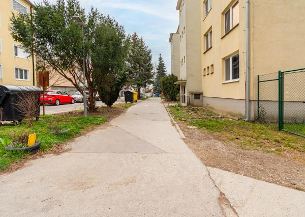 Na predaj 4-izbový byt s bytovou jednotkou v Bernolákove