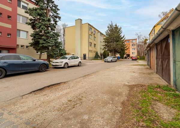 Na predaj 4-izbový byt s bytovou jednotkou v Bernolákove