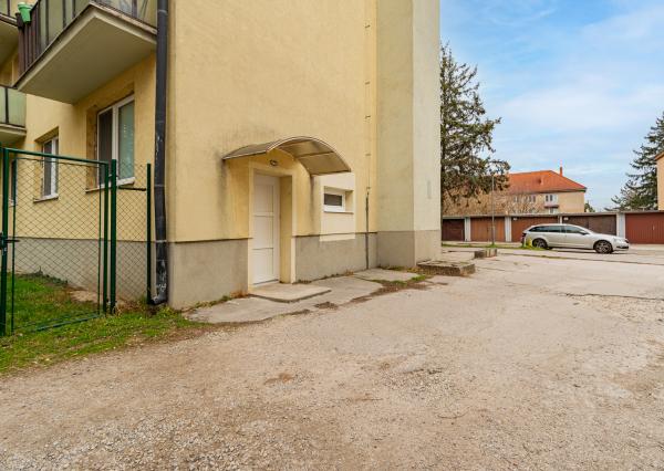 Na predaj 4-izbový byt s bytovou jednotkou v Bernolákove