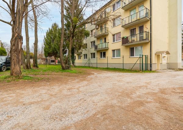 Na predaj 4-izbový byt s bytovou jednotkou v Bernolákove