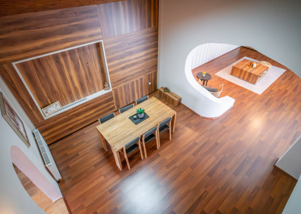 Na predaj dvojgeneračný rodinný dom s jedinečným interiérom v Lozorne