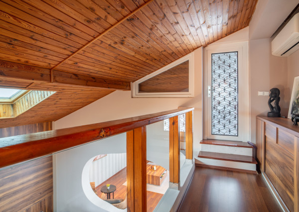 Na predaj dvojgeneračný rodinný dom s jedinečným interiérom v Lozorne