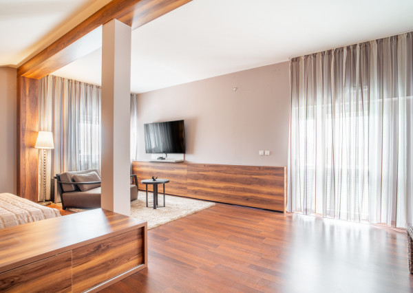 Na predaj dvojgeneračný rodinný dom s jedinečným interiérom v Lozorne