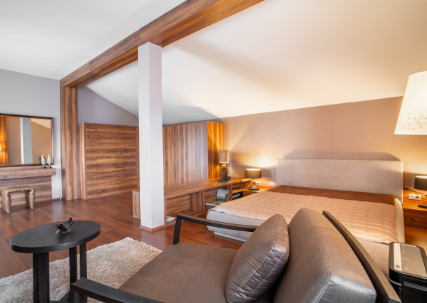 Na predaj dvojgeneračný rodinný dom s jedinečným interiérom v Lozorne