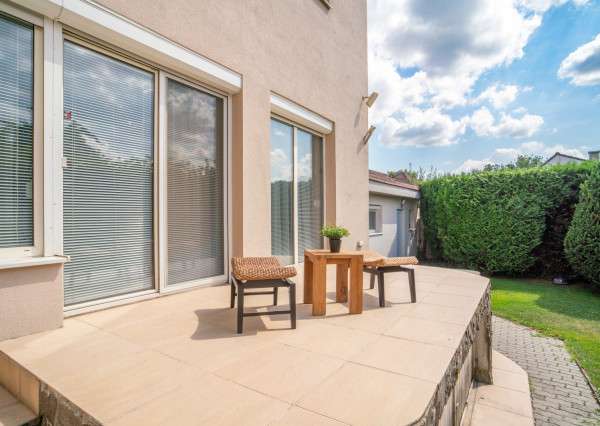 Na predaj dvojgeneračný rodinný dom s jedinečným interiérom v Lozorne