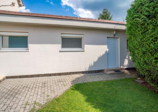 Na predaj dvojgeneračný rodinný dom s jedinečným interiérom v Lozorne