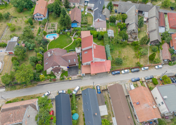 Na predaj dvojgeneračný rodinný dom s jedinečným interiérom v Lozorne