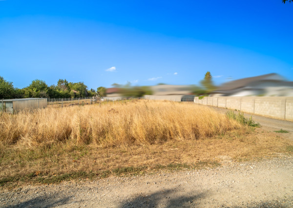 Na predaj slnečný pozemok neďaleko Malaciek vhodný na výstavbu rodinného domu