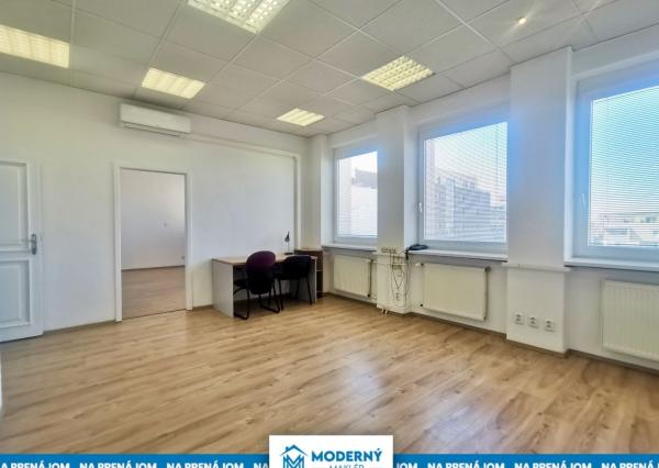 Na prenájom klimatizovaný administratívny priestor o výmere 54m2 v Stupave – AB28-29
