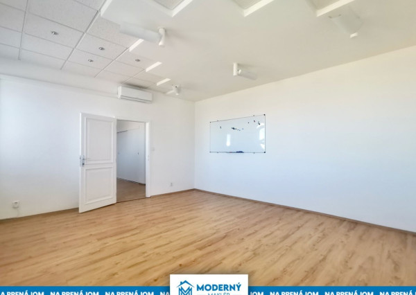 Na prenájom klimatizovaný administratívny priestor o výmere 54m2 v Stupave – AB28-29