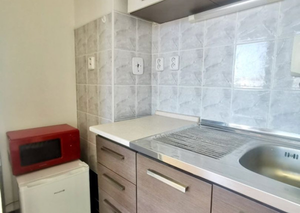 Na prenájom klimatizovaný administratívny priestor o výmere 54m2 v Stupave – AB28-29