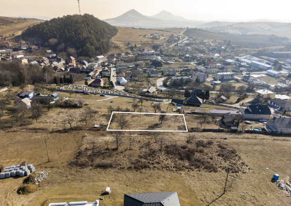 Na predaj veľkorysý pozemok v obci Šarišské Sokolovce