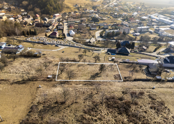 Na predaj veľkorysý pozemok v obci Šarišské Sokolovce