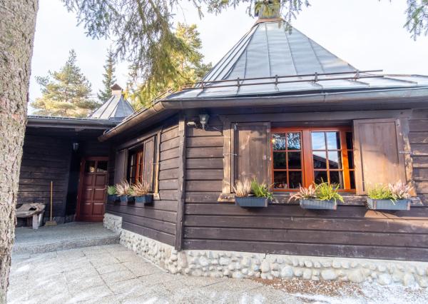 Na predaj jedinečná Zbojnícka koliba s bohatou históriou v Starej Lesnej