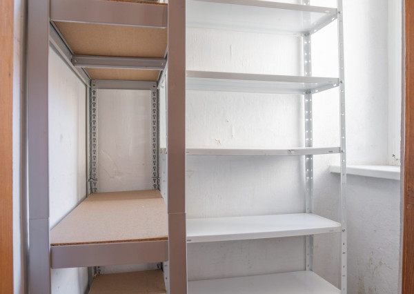 Na predaj priestranný 2,5-izbový byt v historickej budove Starého Mesta