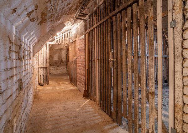 Na predaj priestranný 2,5-izbový byt v historickej budove Starého Mesta