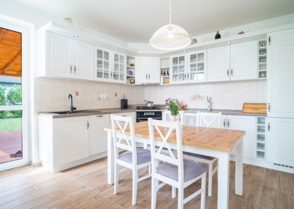 Na predaj príjemný 4-izbový rodinný dom v Lehniciach