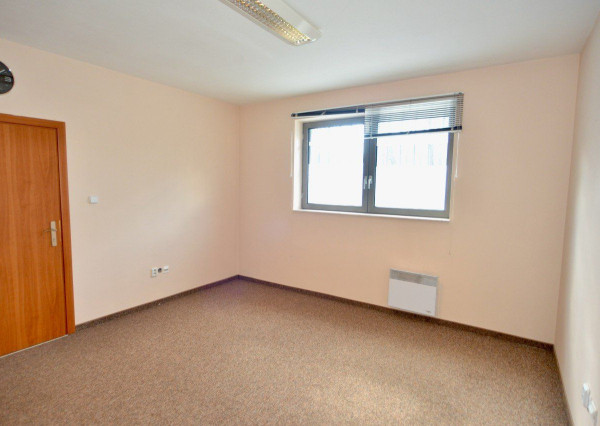 Na prenájom administratívne priestory s parkovacím státím v Lamači