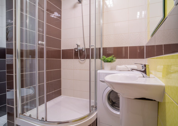 Na prenájom zrekonštruovaný 1-izbový byt s veľkorysou loggiou v tichej časti Dúbravky