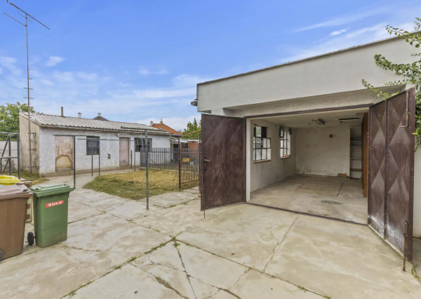 Na predaj rodinný dom za výhodnú cenu v centre Malaciek