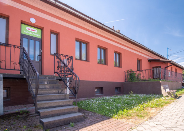 Na predaj komerčná budova v centre mesta Spišská Stará Ves so skvelým investičným potenciálom