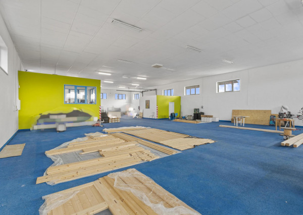 Na predaj investičná priemyselná hala v obci Trnávka