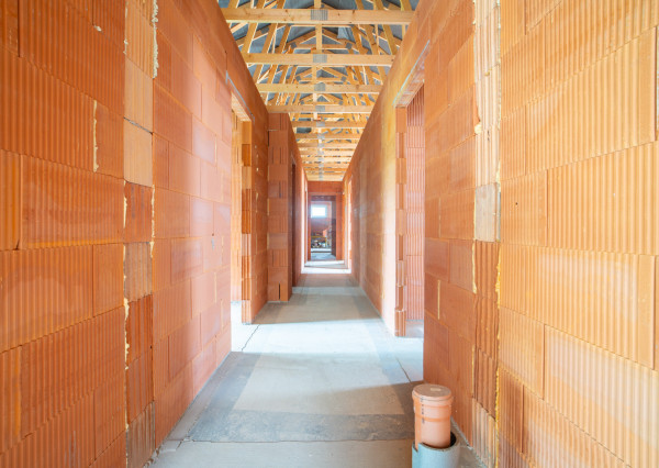 Na predaj nadštandardná 5-izbová novostavba rodinného domu v pokojnej časti Nových Zámkov