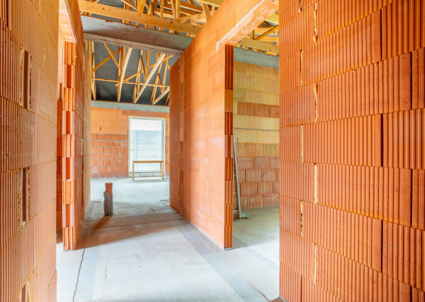 Na predaj nadštandardná 5-izbová novostavba rodinného domu v pokojnej časti Nových Zámkov