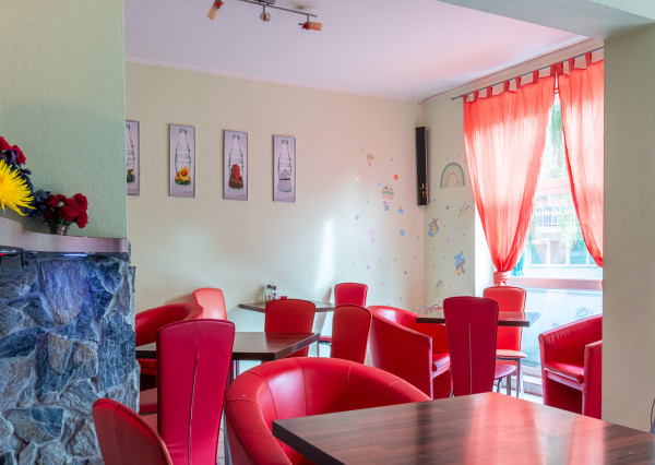 Na predaj gastroprevádzka s vonkajšou terasou v Karlovej Vsi