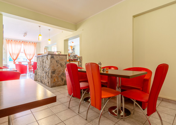 Na predaj gastroprevádzka s vonkajšou terasou v Karlovej Vsi